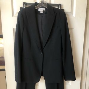 Calvin Klein crepe pants and blazer suit. Size 8 jacket. Size 6 pants
